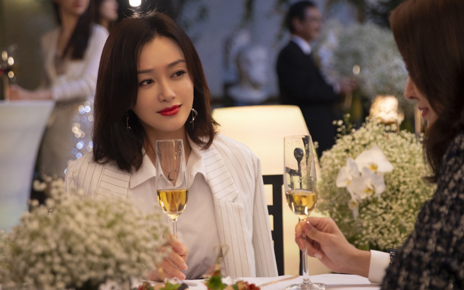 青训球员参加职业联赛完成首秀表现可圈可点备受肯定，青训选手